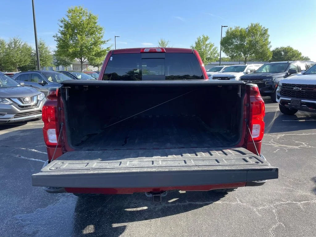 Used 2018 CAJUN RED TINTCOAT Chevrolet LTZ image 12
