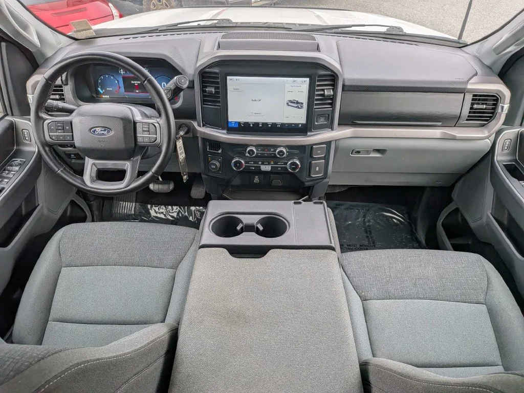 Certified Used 2025 Oxford White Ford XLT image 14