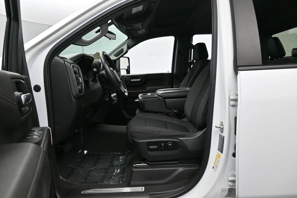 Used 2022 Summit White Chevrolet LT image 11
