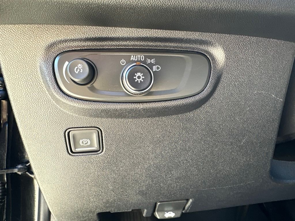 Used 2019 Black GMC SLE image 11
