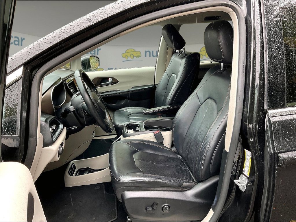 Used 2019 Black Chrysler Touring L Plus image 10