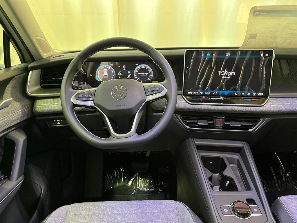 New 2026 White/off-white Volkswagen 2.0T SE image 19