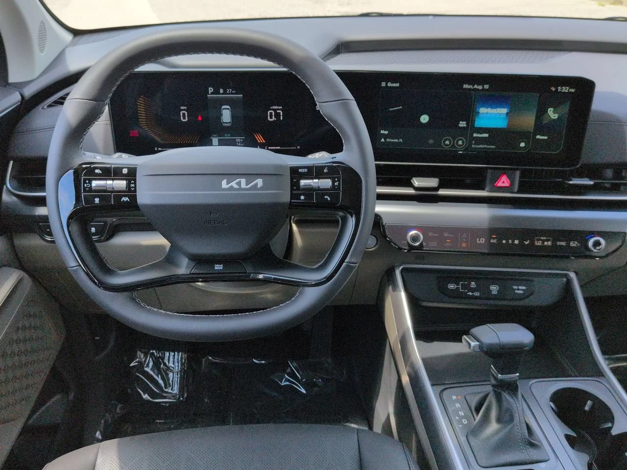 New 2027 Ceramic Silver Kia LXS image 18