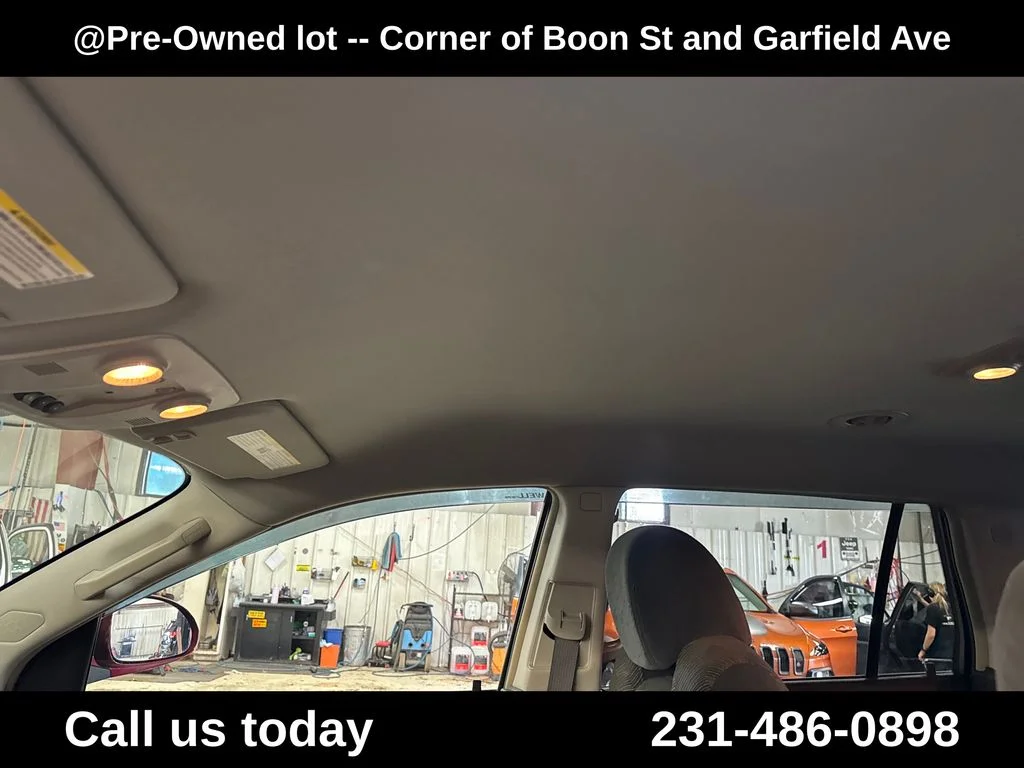 Used 2008 Red Buick CX image 13