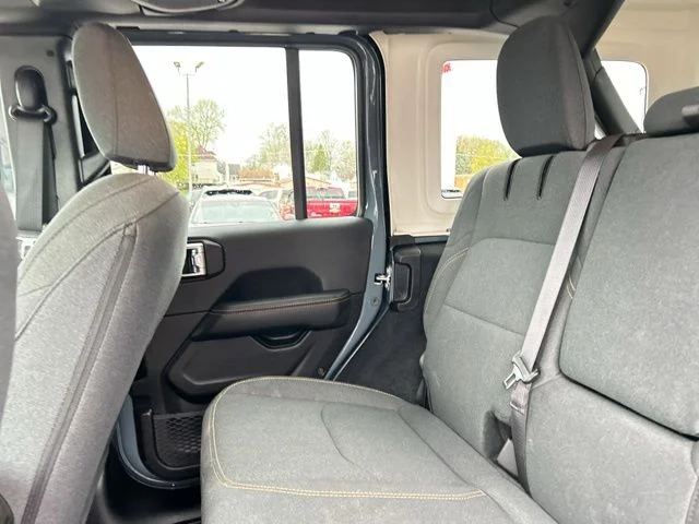 Used 2025 Gray Jeep Sahara 4xe image 18