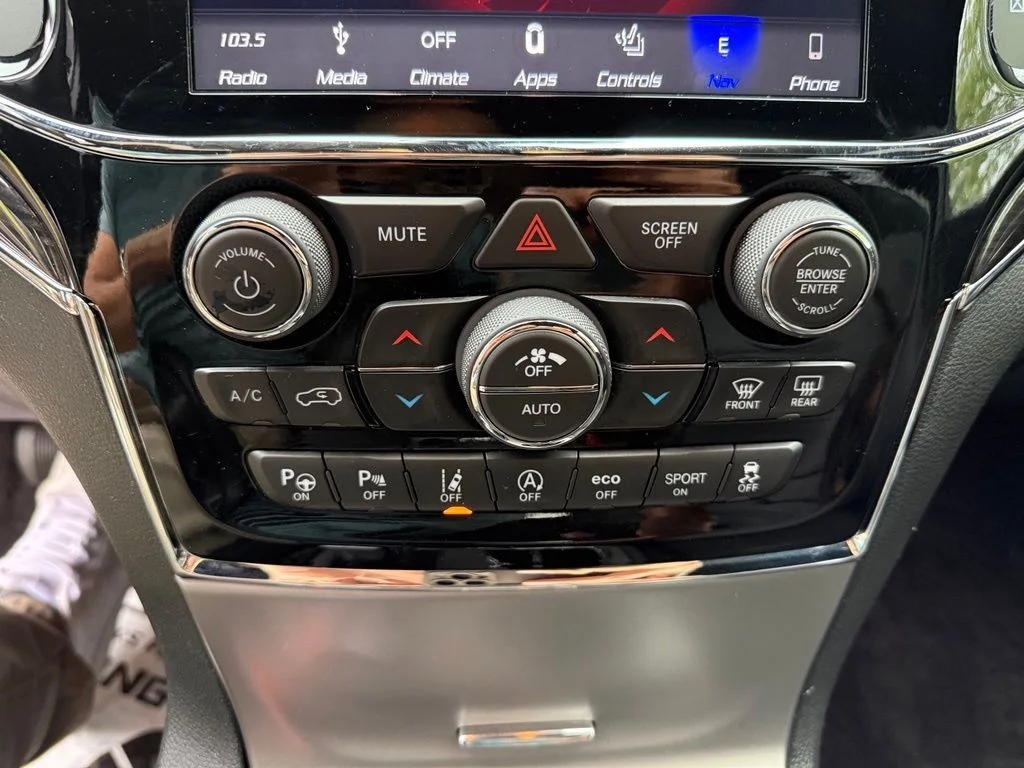 Used 2019 White Jeep Overland image 17