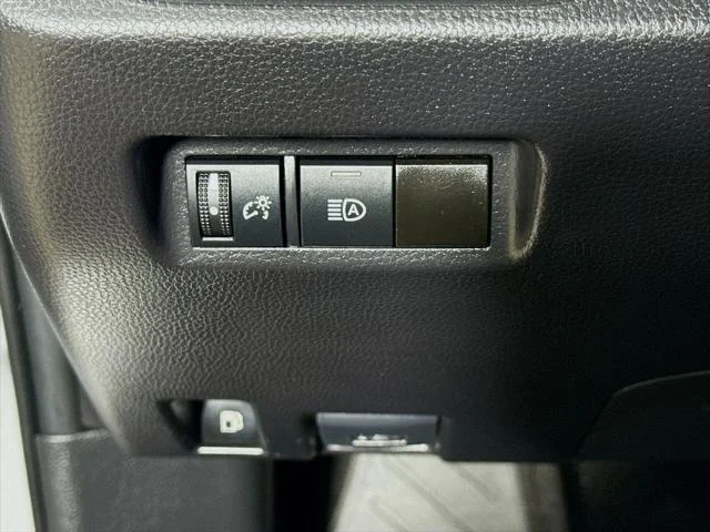 Certified Used 2024 SILVER SKY METALLIC Toyota  image 11