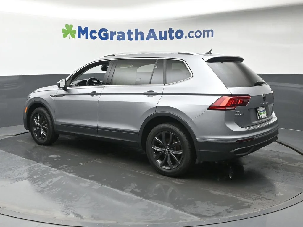 Used 2024 Silver Volkswagen 2.0T SE image 27