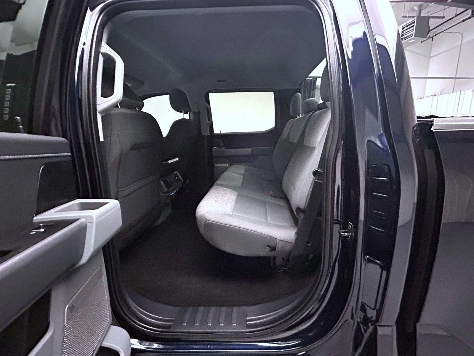 Used 2021 Blue Ford XLT image 19