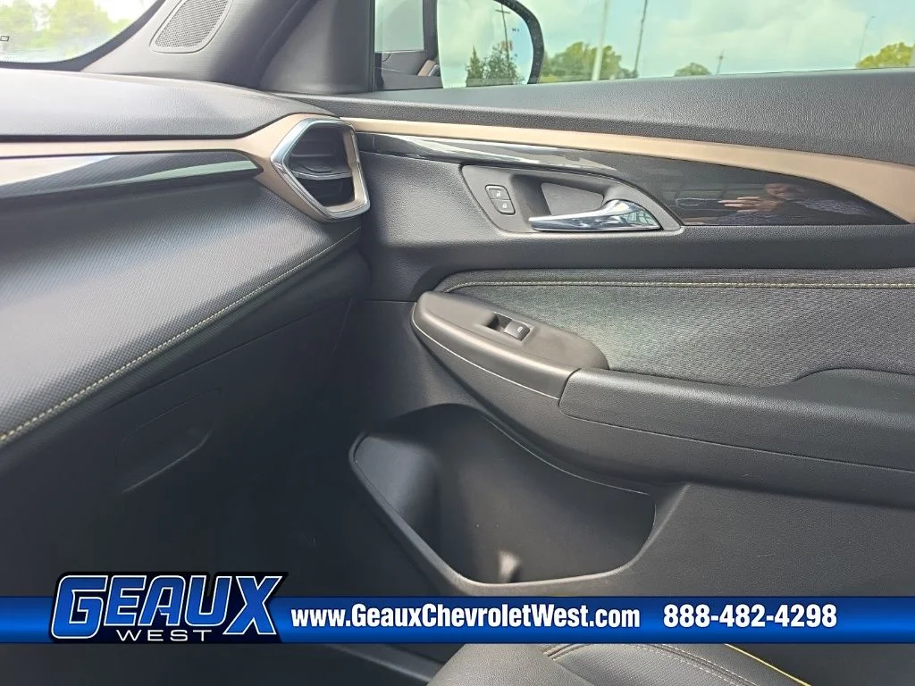 Used 2025 Green Chevrolet ACTIV image 24