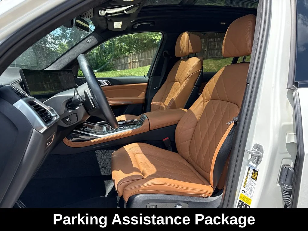 Used 2024 White BMW xDrive40i image 12