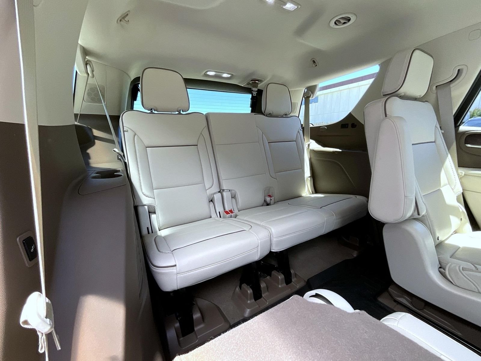 Used 2022 White GMC Denali image 20