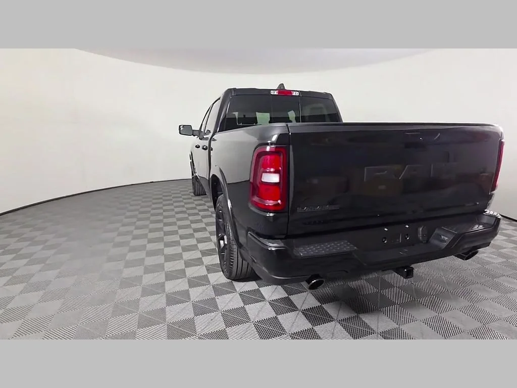 New 2026 Diamond Black Crystal Pearl-Coat Exterior Paint RAM Laramie image 28