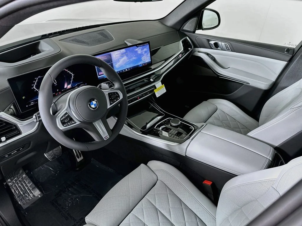 New 2026 Gray Metallic BMW xDrive40i image 10