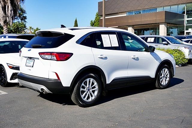 Used 2022 White Ford SE image 7