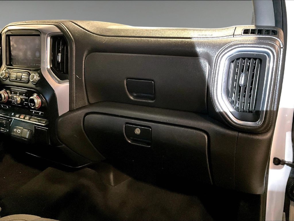 Used 2022 White GMC SLE image 13