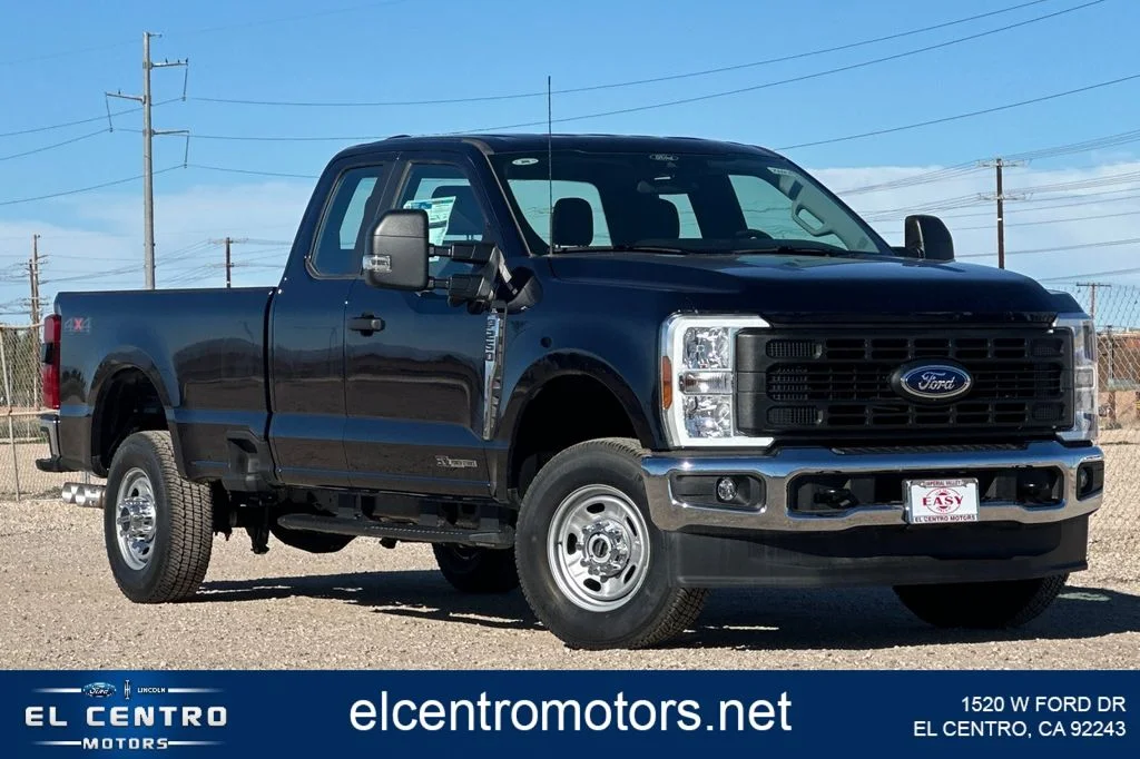 2025 Ford F-250 XL 4x4 SuperCab 8' Box's photo