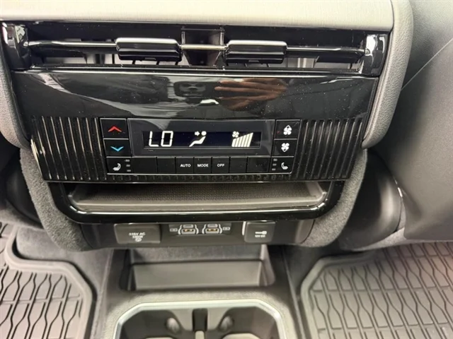 New 2026 Steel Blue Exterior Paint Jeep Limited Reserve image 13