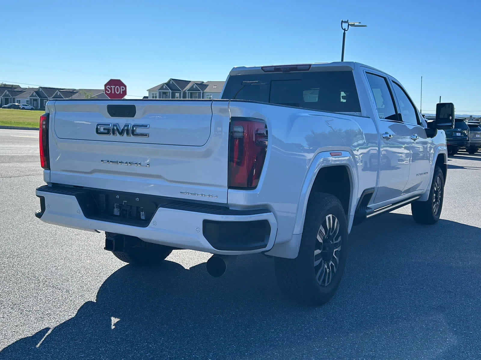 Used 2024 White Frost Tricoat GMC Denali Ultimate image 6