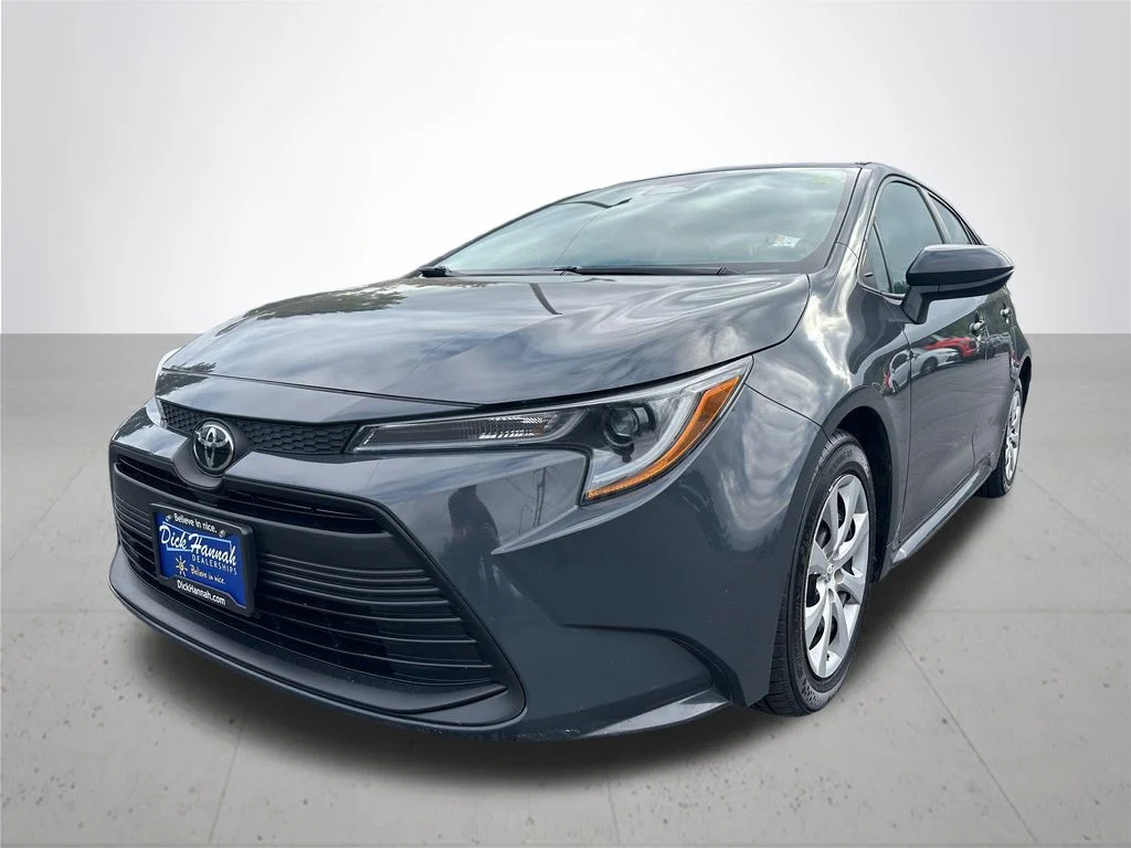 Used 2024  Toyota LE image 2