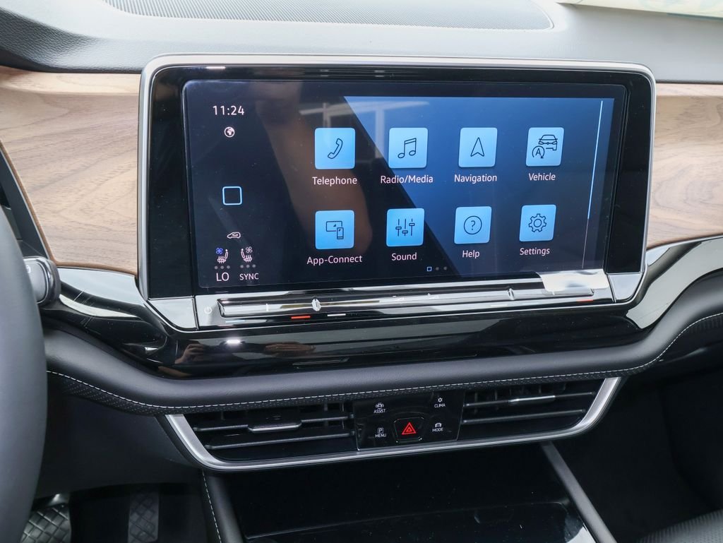 New 2026 Black Volkswagen 2.0T SE w/Technology image 21