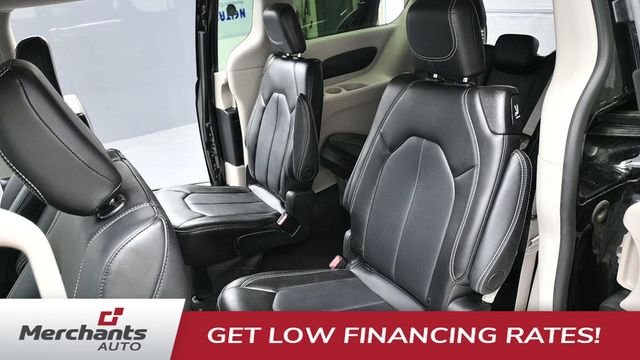 Used 2024 Black Chrysler Touring L image 14