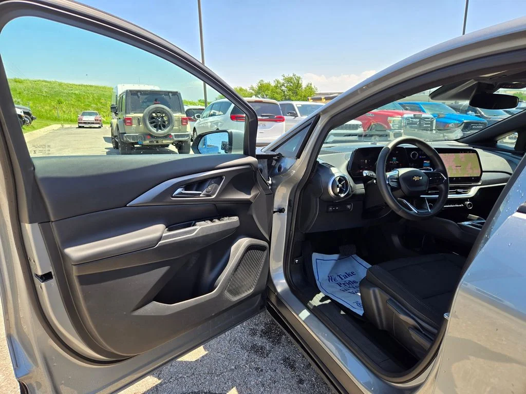 Used 2025 Gray Chevrolet LT image 11