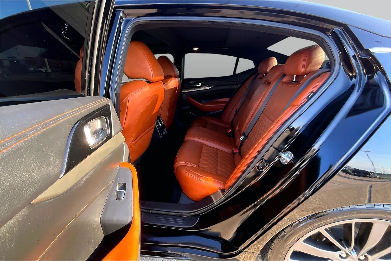 Used 2020 Super Black Nissan Platinum image 19