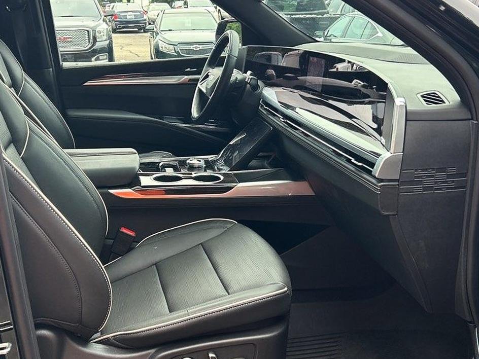 Used 2026 Black Cadillac Luxury image 13