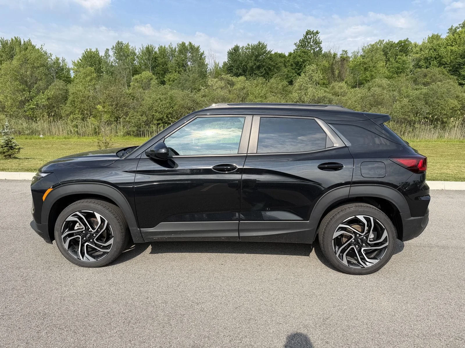 Used 2024 Mosaic Black Metallic Chevrolet RS image 7