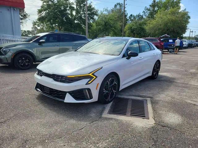 Used 2025 White Kia GT-Line image 4