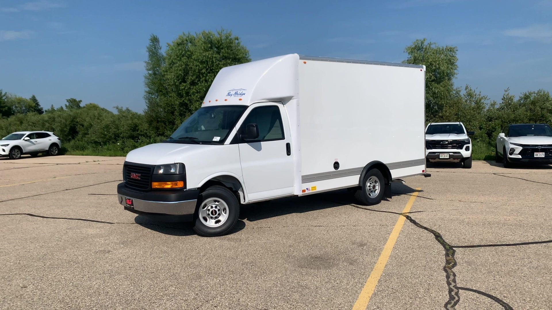 New 2025 Summit White GMC 1WT image 28