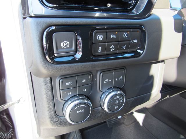 2026 GMC Yukon XL AT4 - Photo 16
