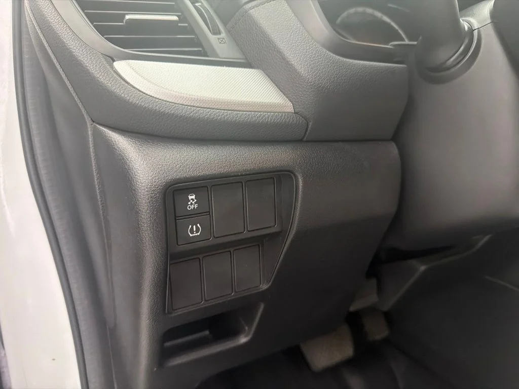 Used 2019 White Honda LX image 15