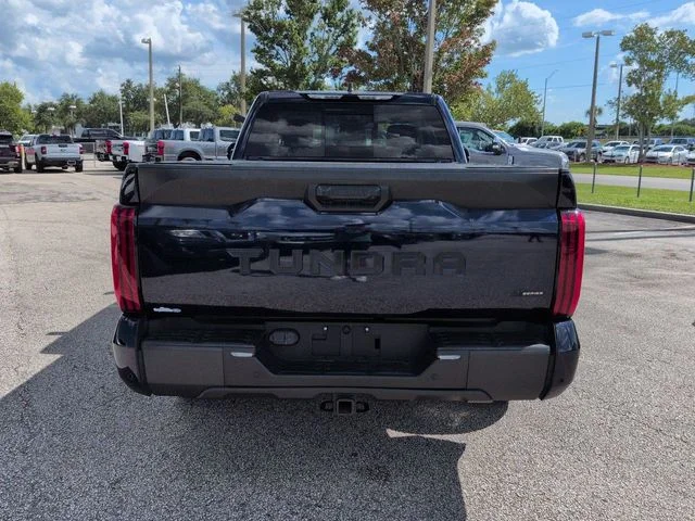 Used 2022  Toyota SR5 image 4