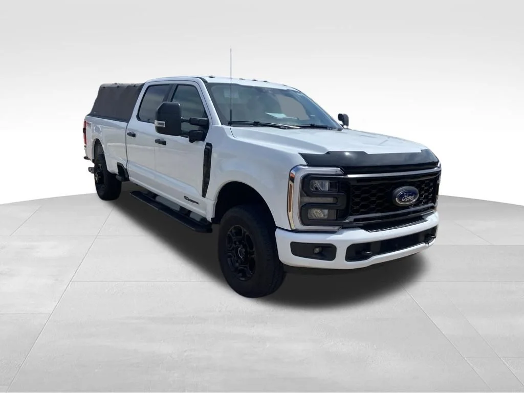 Used 2025 White Ford XL image 8