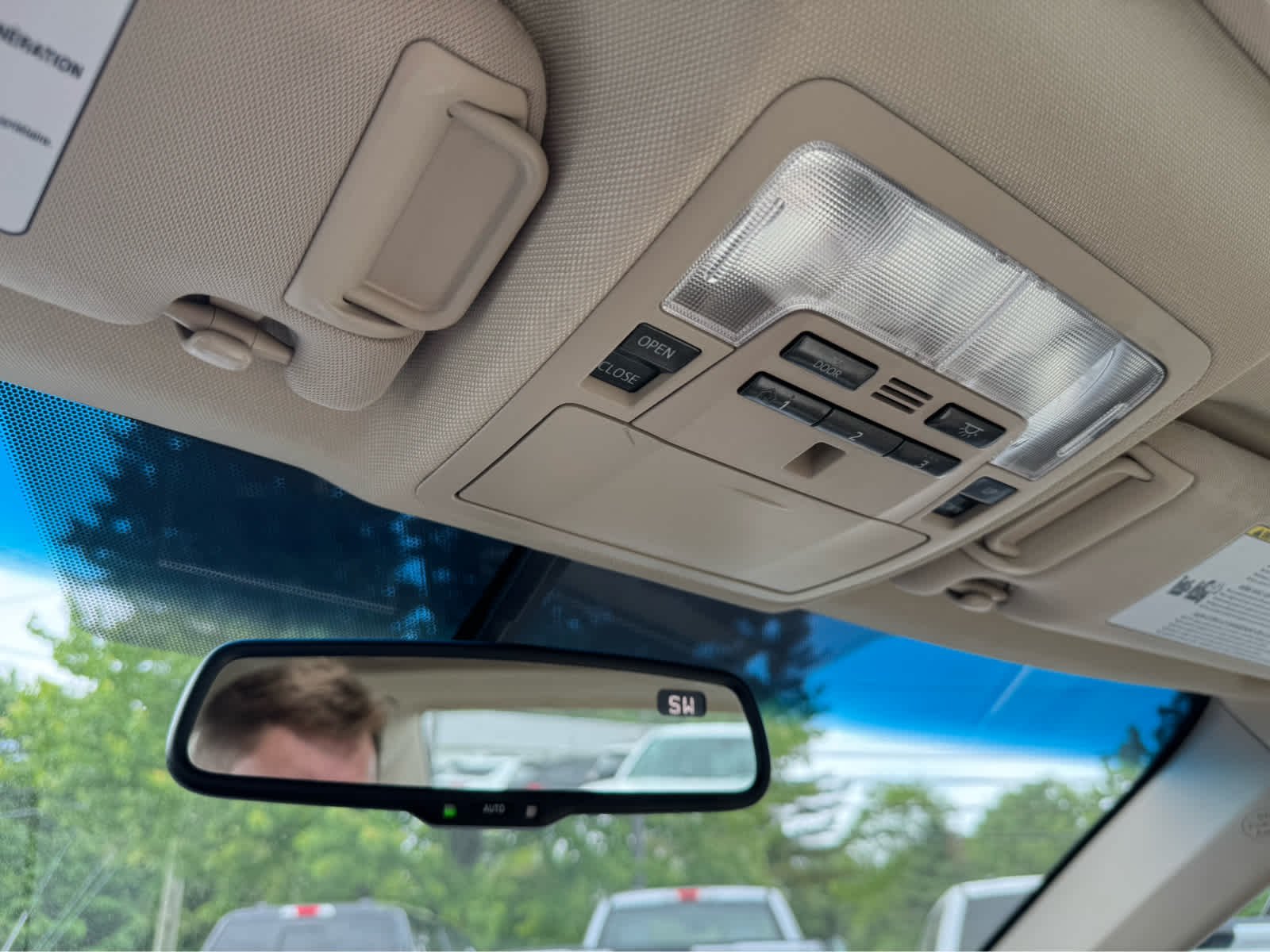 Used 2014 Creme Brulee Mica Toyota XLE image 20