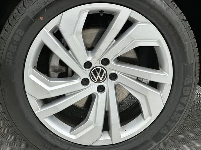 Used 2021 Gray Volkswagen 3.6L V6 SE w/Technology image 10
