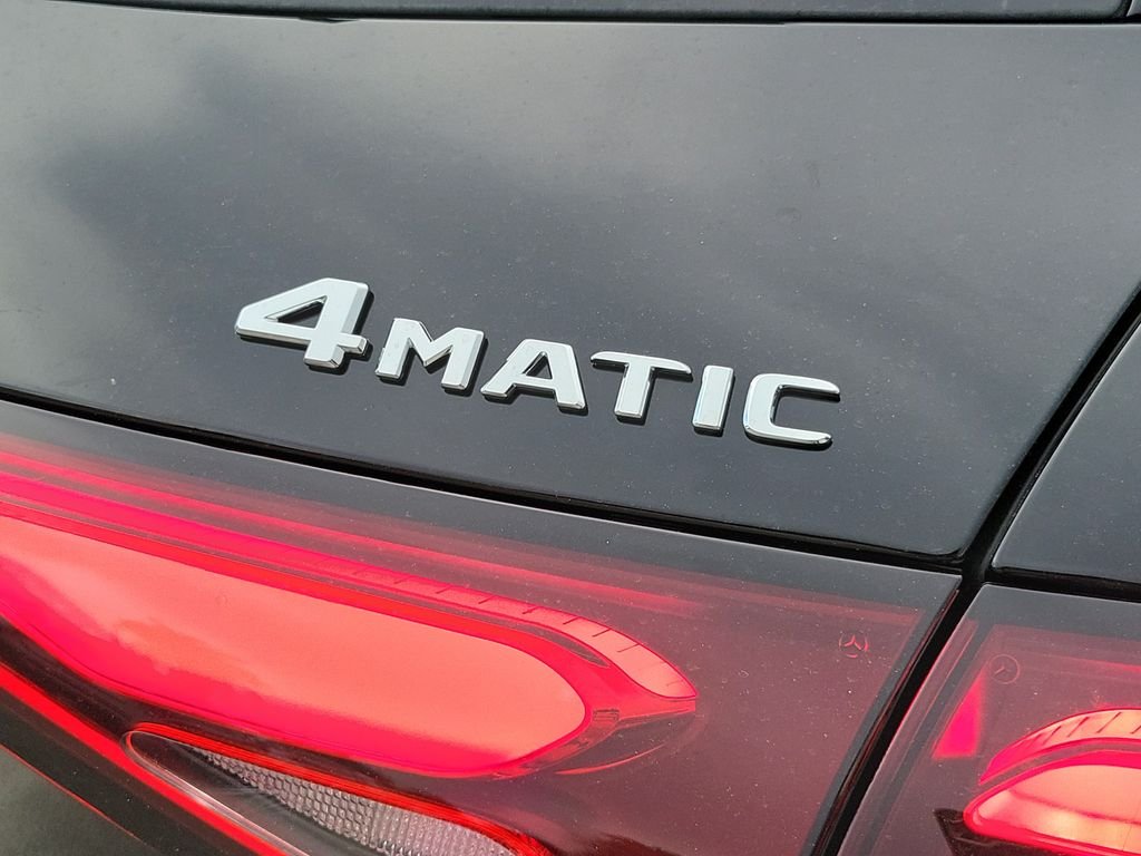 New 2027 Black Mercedes-Benz GLC 300 image 7