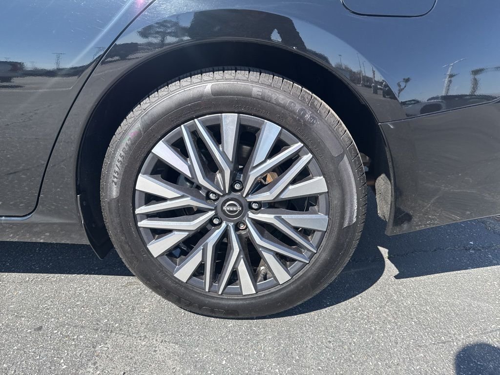 2023 Nissan Altima SV - Photo 8