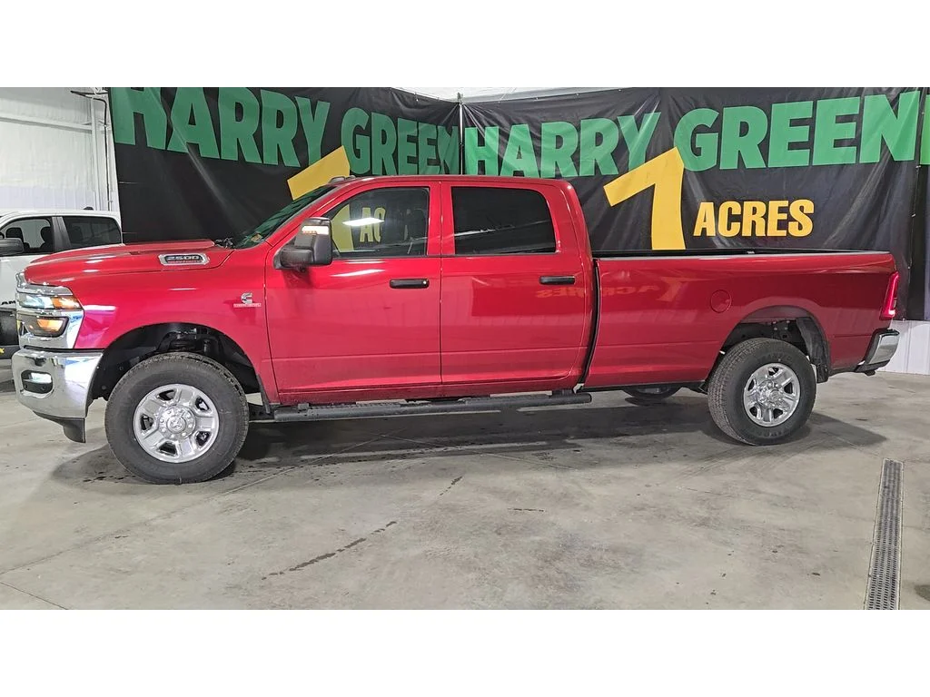 New 2026 Molten Red Pearl-Coat Exterior Paint RAM Tradesman image 8