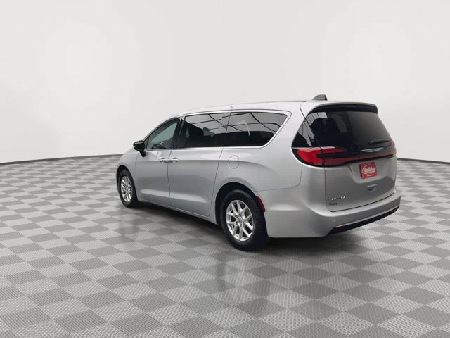 Used 2024 Silver Mist Clearcoat Chrysler Touring L image 37
