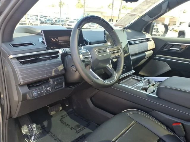 Used 2025 Deep Ocean Metallic GMC Extended Range Denali image 15