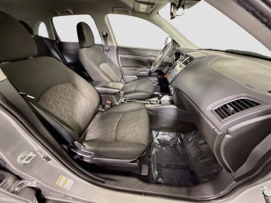 Used 2025 Alloy Silver Metallic Mitsubishi ES image 24