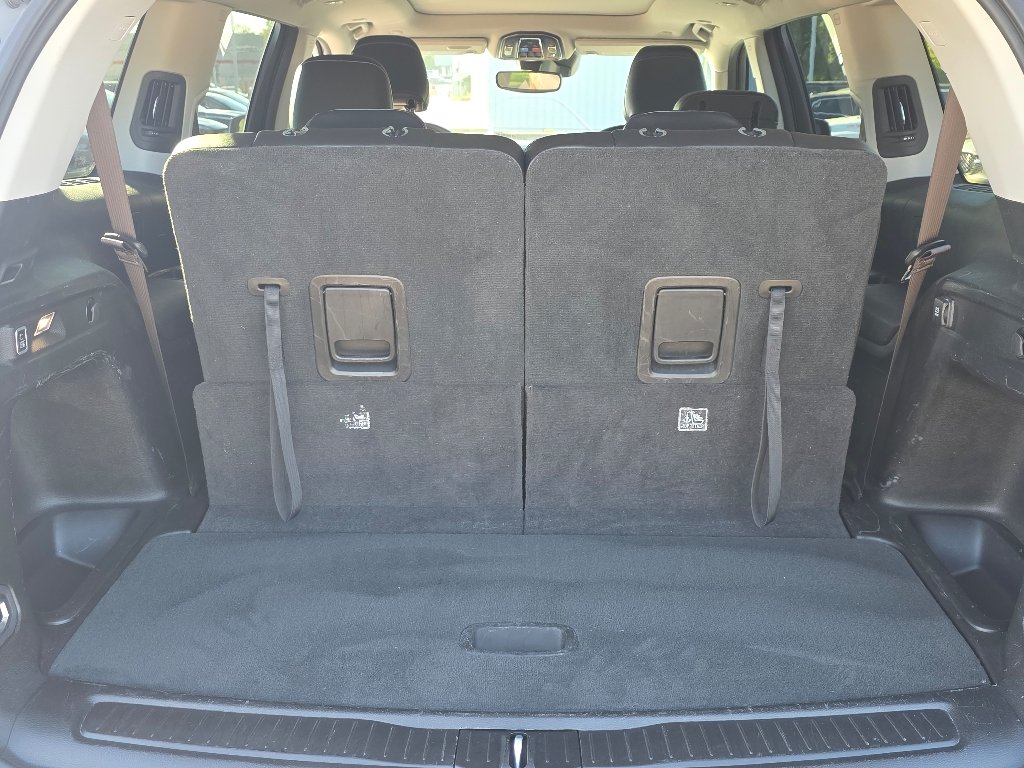 Used 2023 Silver Zynith Clear Coat Jeep Limited image 4