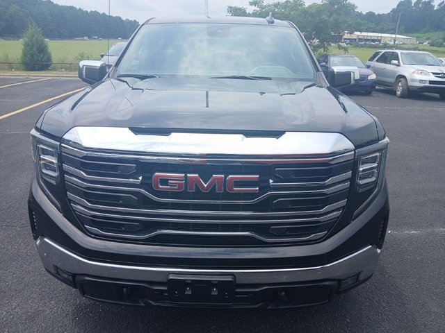 2025 GMC 1500 SLT