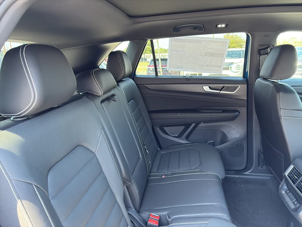 2026 Volkswagen Atlas Cross Sport SEL R-LINE - Photo 11