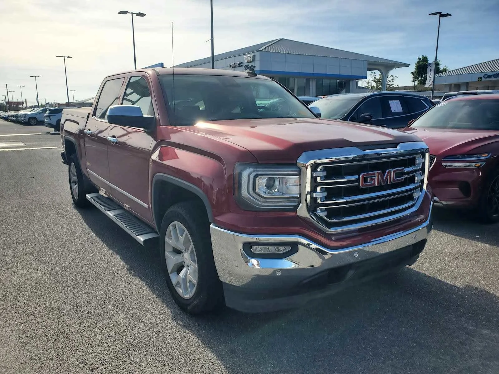 2018 GMC Sierra 4WD Crew Cab Short Box SLT's photo