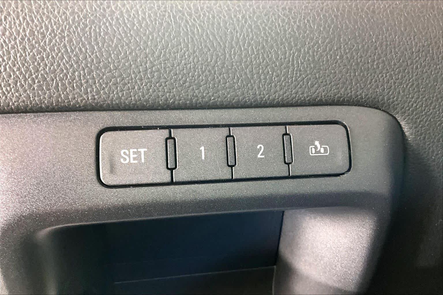 Used 2018 RED QUARTZ TINTCOAT GMC SLT image 33
