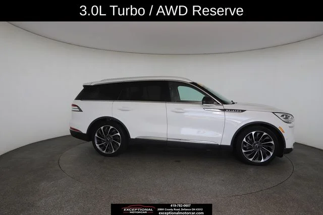 Used 2020 White Lincoln Reserve image 23